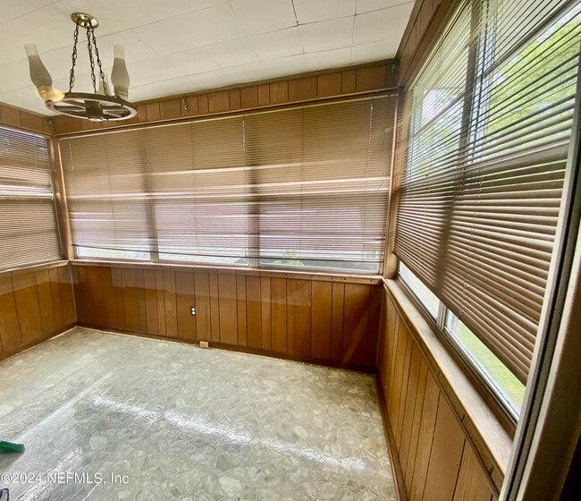 Building Photo - 1378 Ingleside Ave