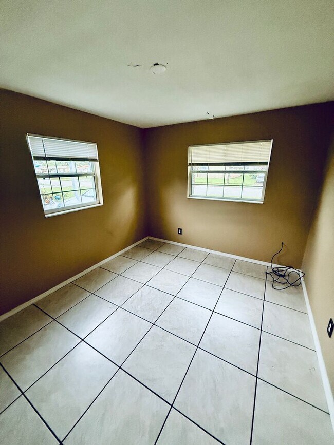 Building Photo - 3 BR / 1.5 BA HOME IN MELBOURNE