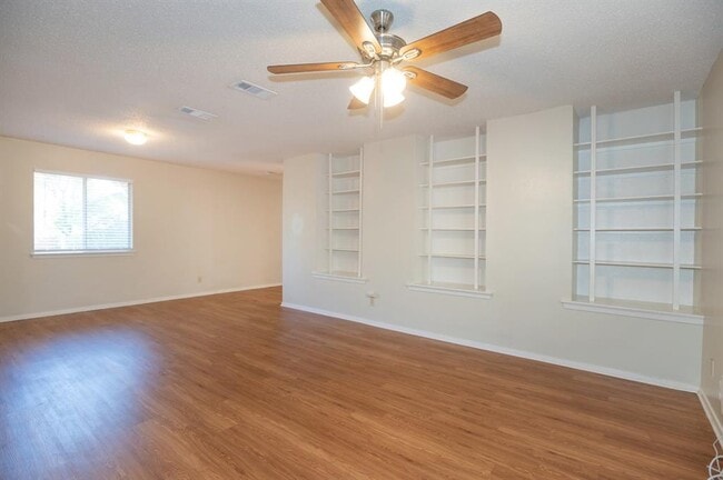 Building Photo - 4203 Balboa Ln