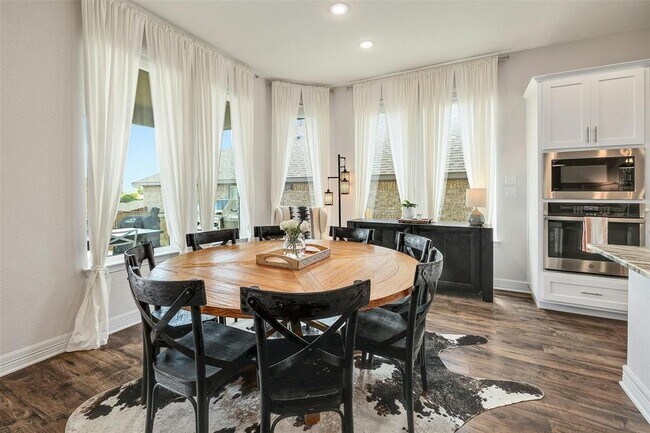 Building Photo - 805 Karst Cv