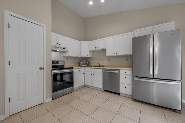 Building Photo - 2347 Stonewood Ln