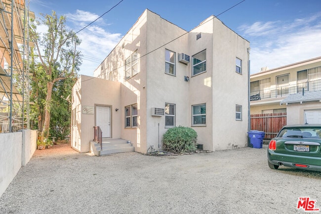 Building Photo - 1603 1/4 N Harvard Blvd