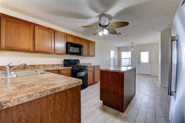 Building Photo - 7906 Yaupon View Dr