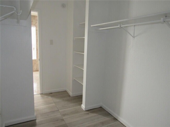 Building Photo - 2107 Deer Creek Trail
