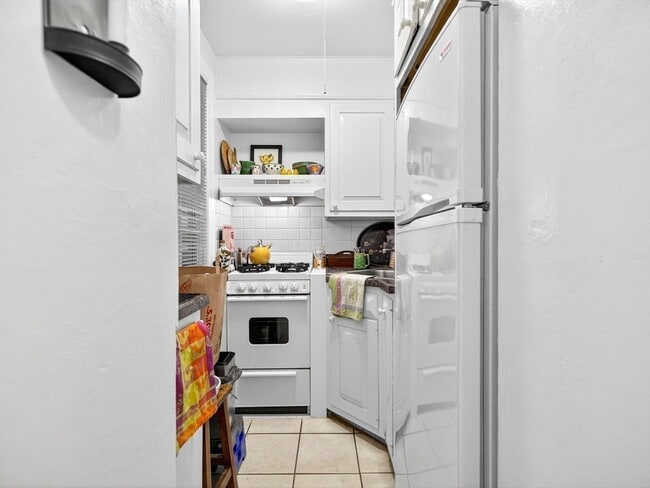 Building Photo - 93 Beacon St