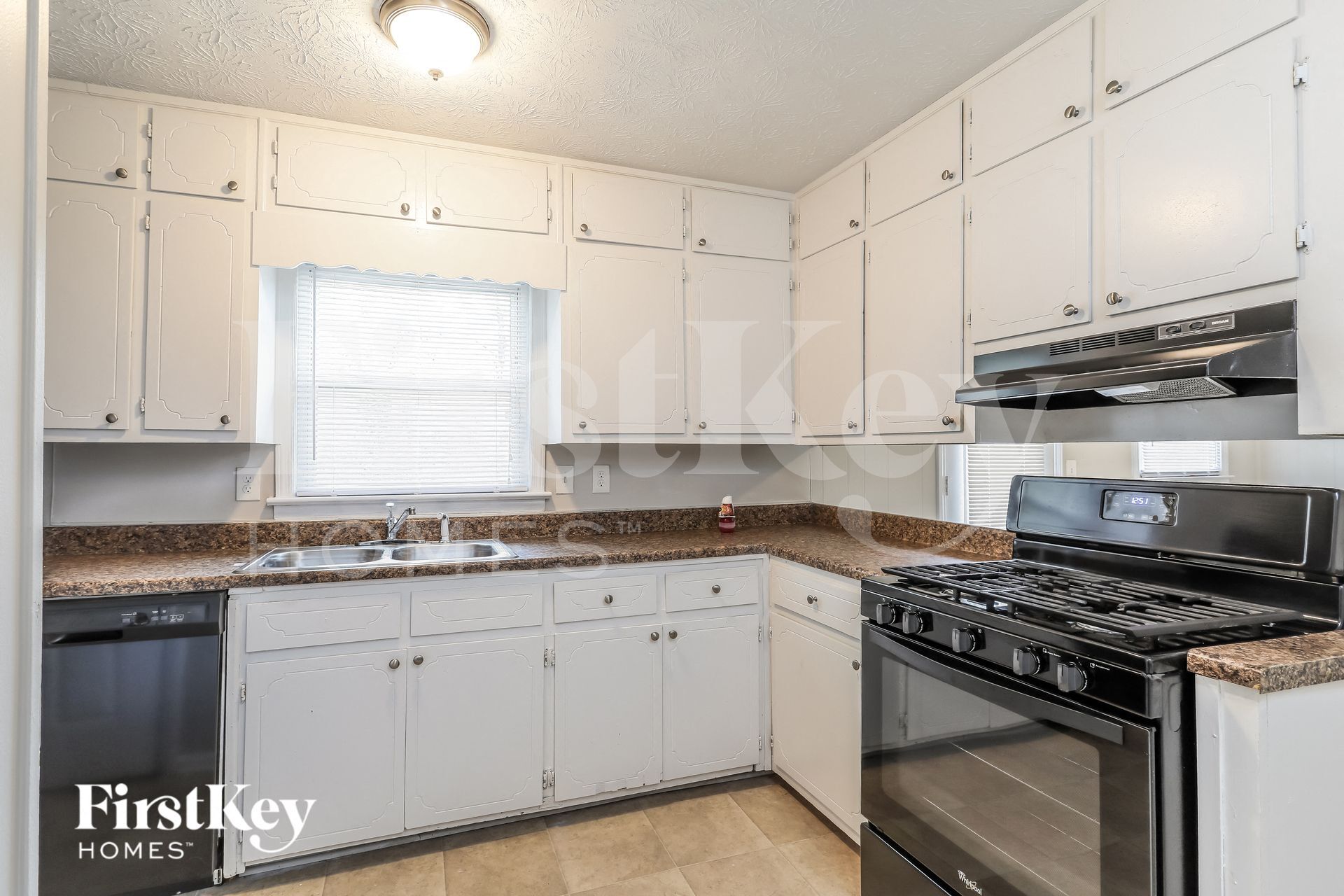 Building Photo - 2306 Wisteria Dr SW