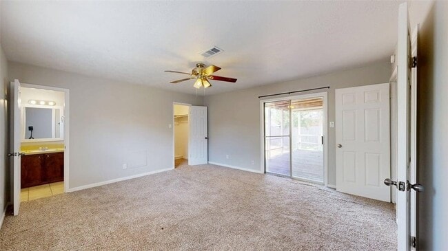 Building Photo - 1107 Braeswood Dr
