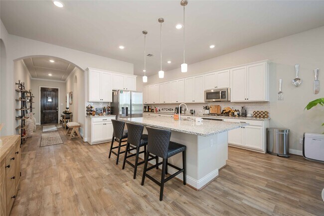 Building Photo - 5622 Vintage Oaks Ln