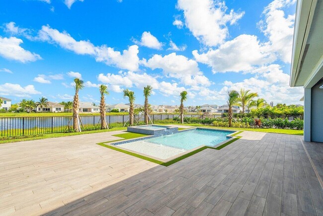 Building Photo - 9237 Crestview Cir