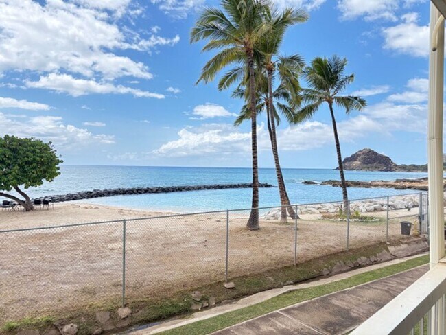 Building Photo - Makaha Surfside - One Bedroom