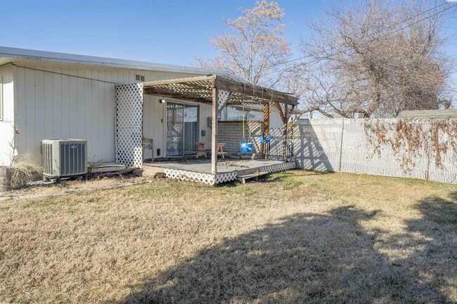 Building Photo - 1411 S Vancouver St