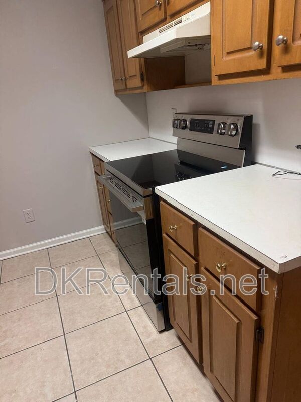 Building Photo - 330 Herndon Way