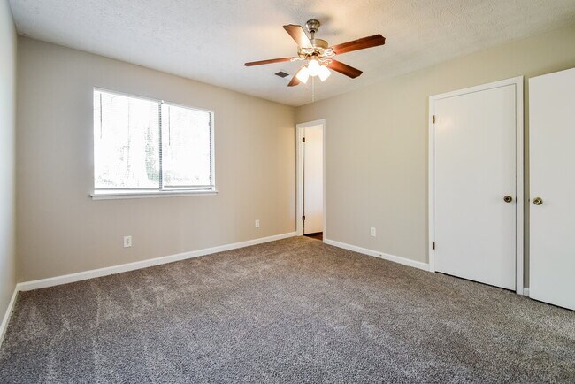 Building Photo - 2464 Hewatt Rd