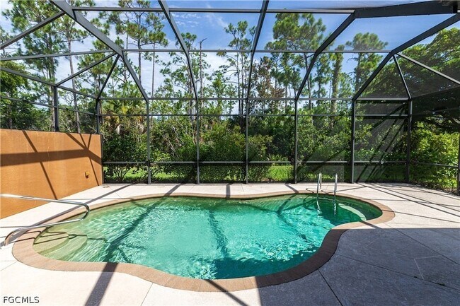 Building Photo - 11108 Esteban Dr