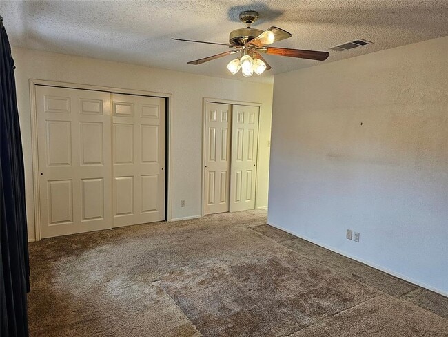 Building Photo - 13102 Briar Hollow Dr