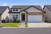 Building Photo - 394 W Pkwy Dr