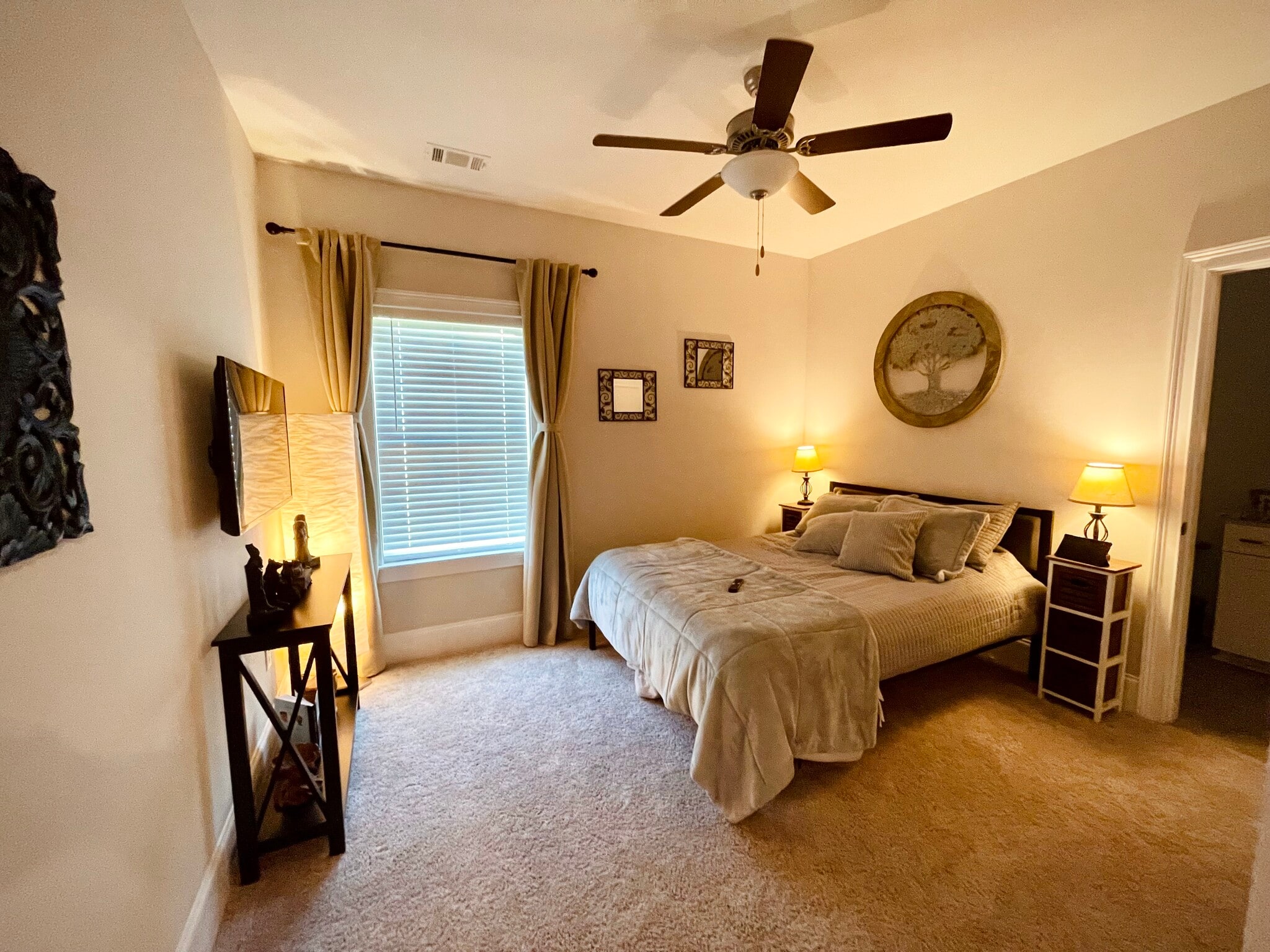 Guest suite with full bath - 303 Charleston Mills Dr