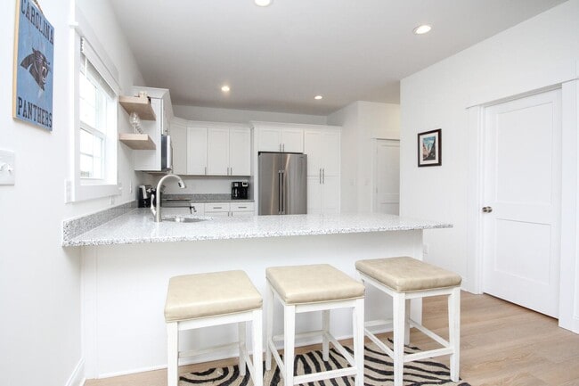 Building Photo - Luxury Three Bedroom Townhouse in Lincolnton