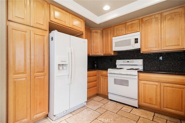 Building Photo - 24952 Via Denise