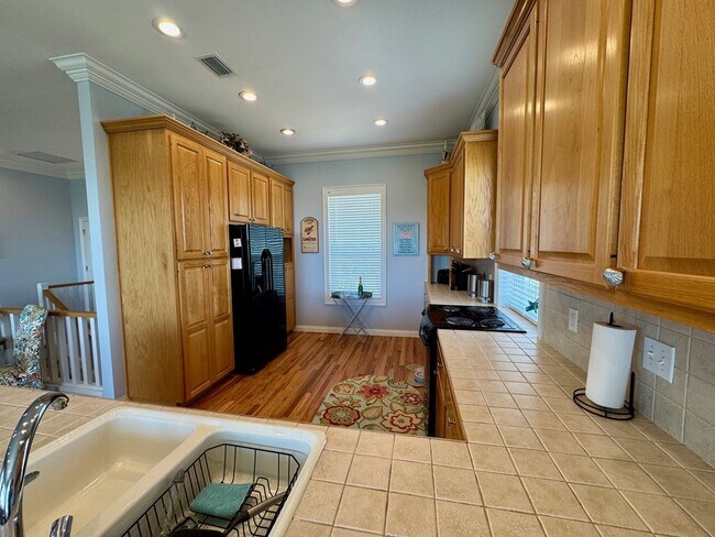 Building Photo - 107 E Seascape Dr