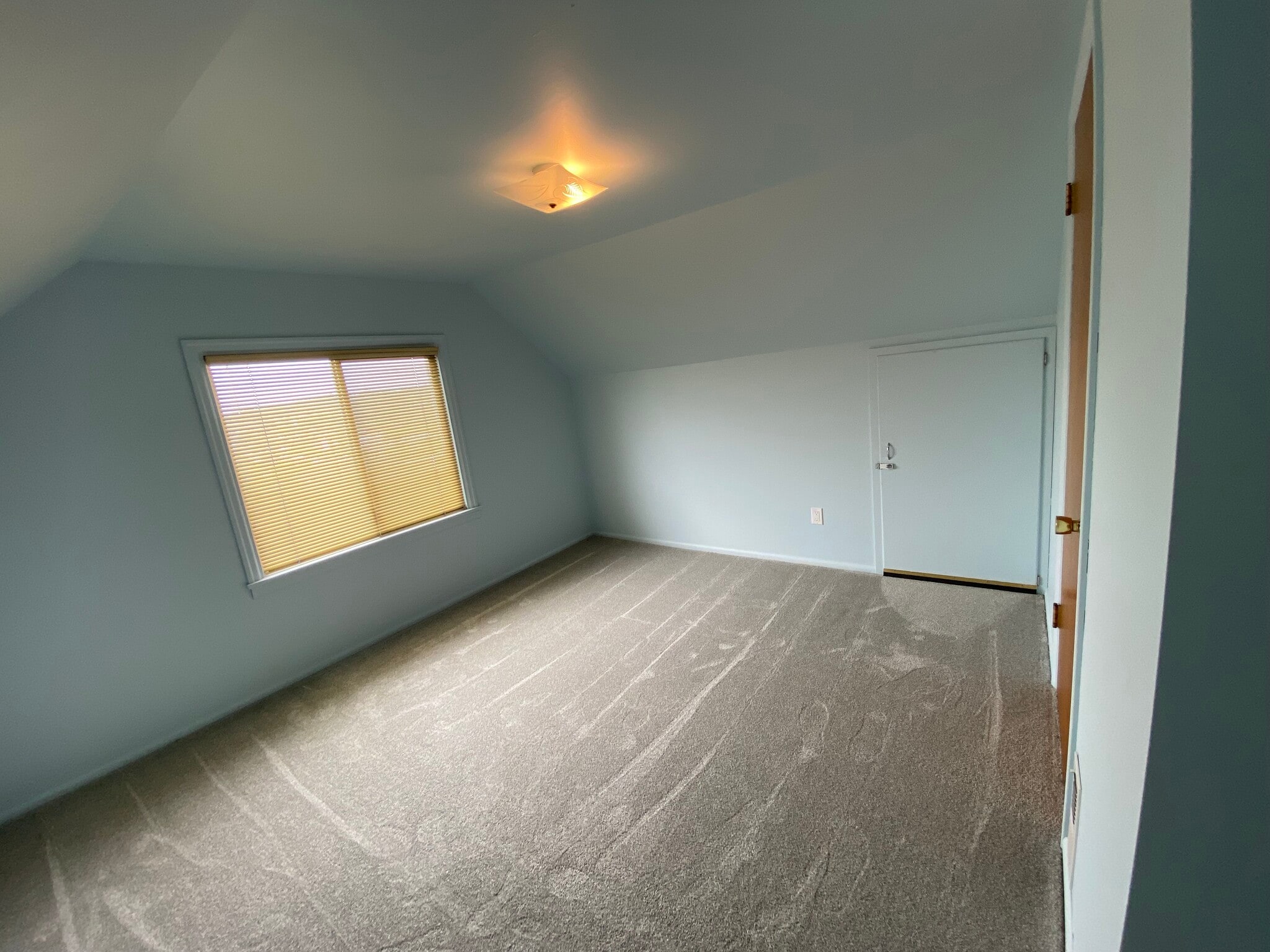 Building Photo - 1308 Beacon Way S