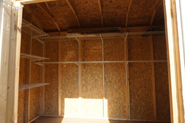 Building Photo - 127 Bronze Cir