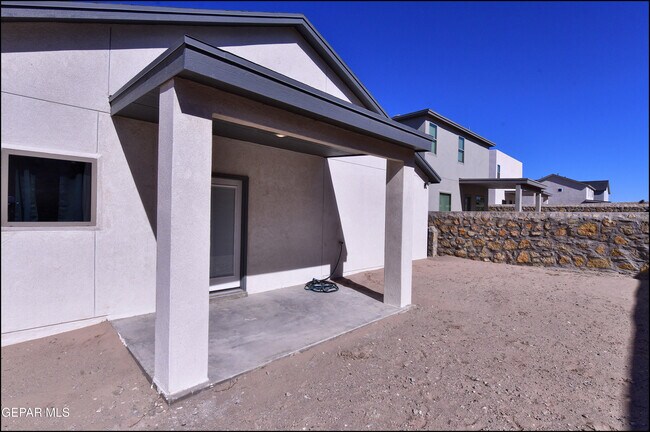 Building Photo - 12844 Giovanni Grajeda Ave