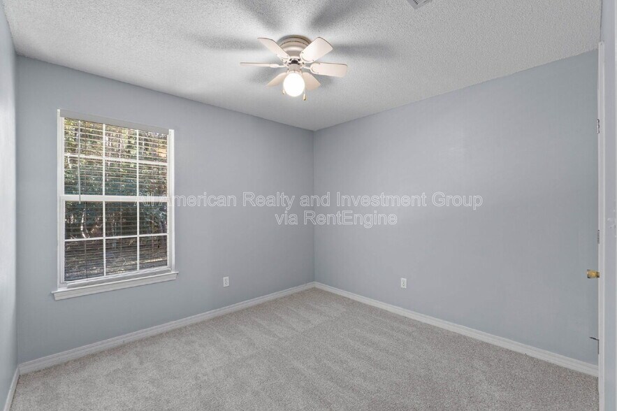 Building Photo - 2254 Calle De Cantabria