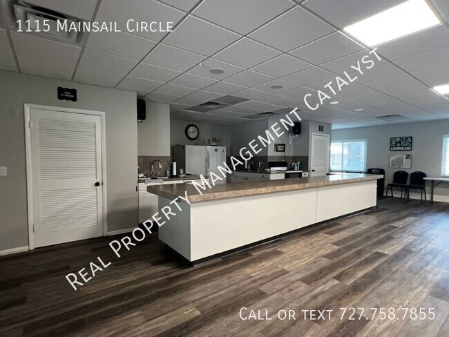 Building Photo - 1115 Landyard St