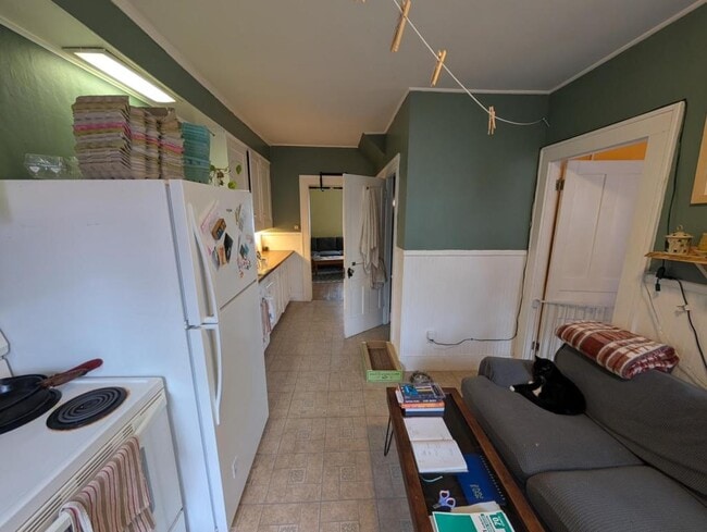 Building Photo - 37 St Paul St