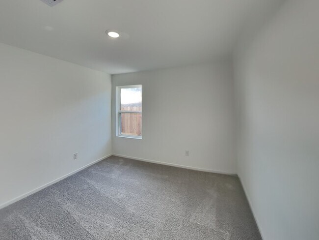 Building Photo - 417 Texas Pecan Dr