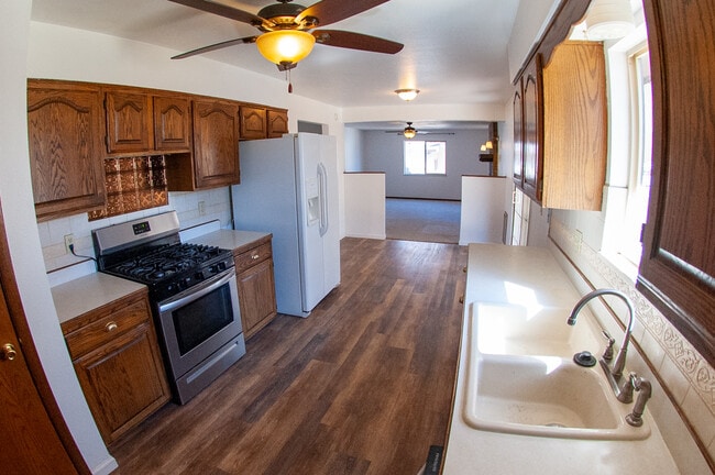 Building Photo - 1008 Beech Ave