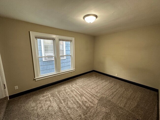 Building Photo - 178 E Tompkins St