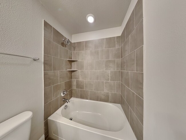 Building Photo - 315 Athenia Dr
