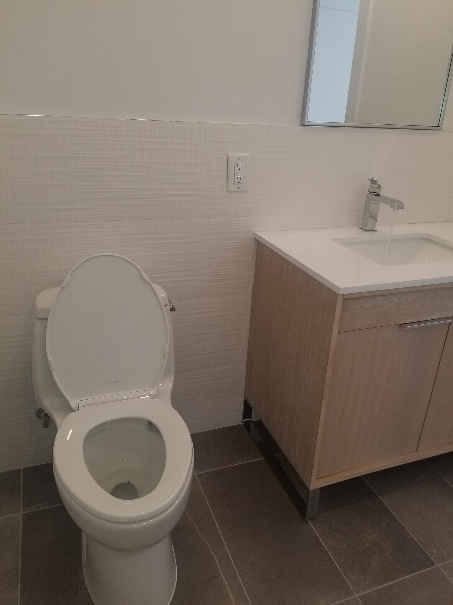 Building Photo - 425 3rd St