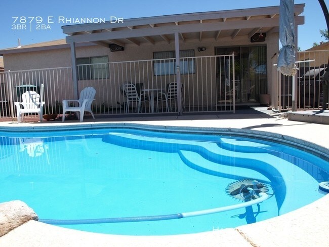 Building Photo - 3 Bedroom Home in Pantano Heights w/ Pool