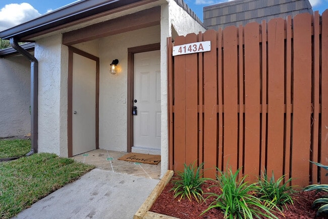 Building Photo - 4143 Palm Bay Cir