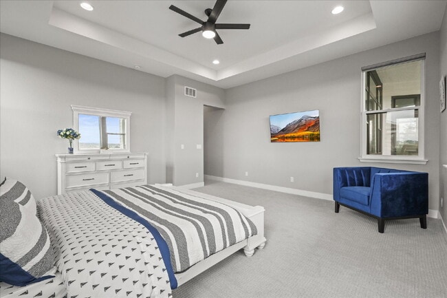 Building Photo - $7,495.00, Stunning 6 bed, 5 bath Ranch-St...