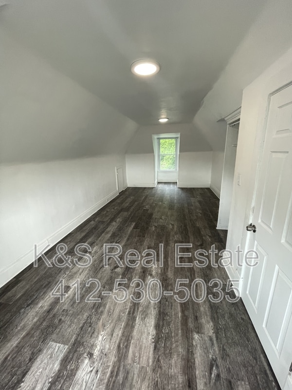 Building Photo - 2311 Valera Ave