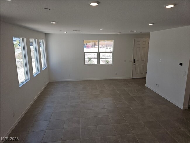 Building Photo - 187 Vanhoy Ave