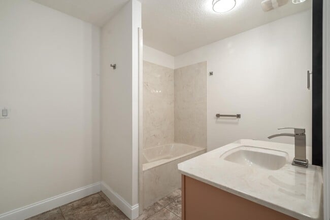 Building Photo - 8511 SE 158th Pl