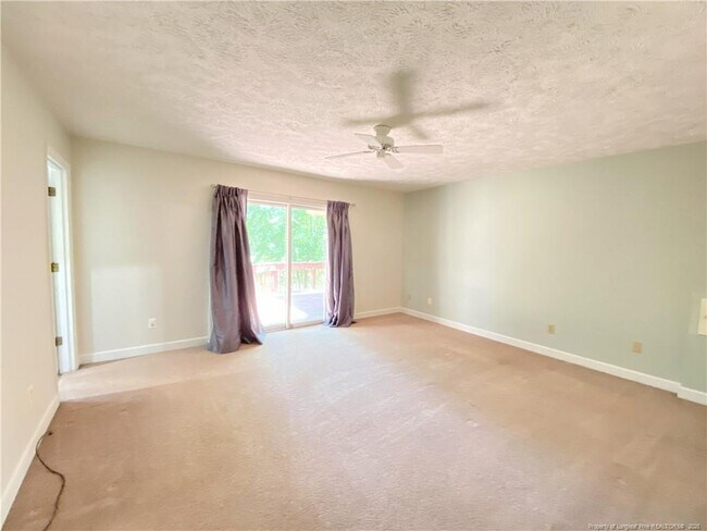 Building Photo - 3299 Liverpool Dr