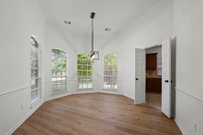 Building Photo - 15106 Vista Heights Dr