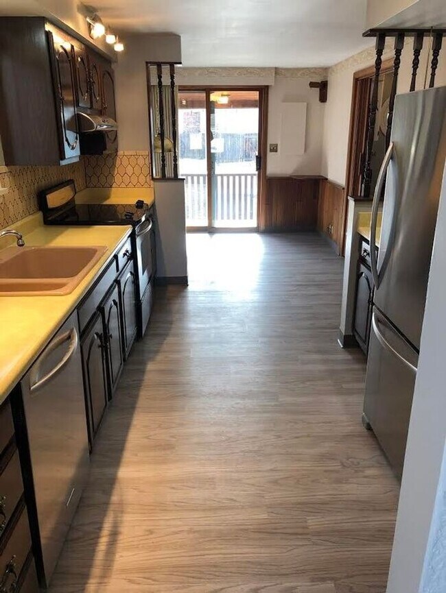 Building Photo - Beautiful 2 bed, 2 bath Old Town ranch one...