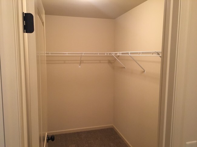 Building Photo - 301 Lakeside Crossing