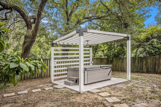 Building Photo - 5050 Pittman St