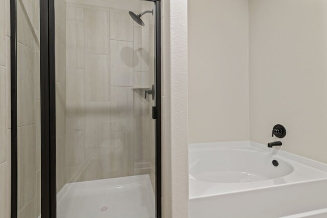 Building Photo - 1023 Whispering Winds Dr