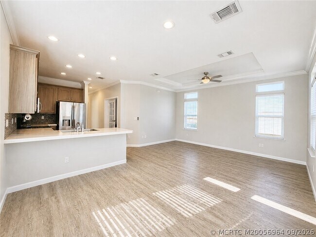 Building Photo - 252 NE Ebbtide Way