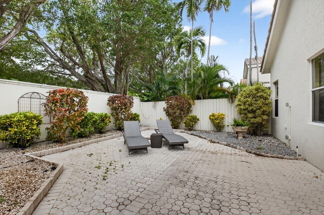 Building Photo - 2500 NW 66th Dr