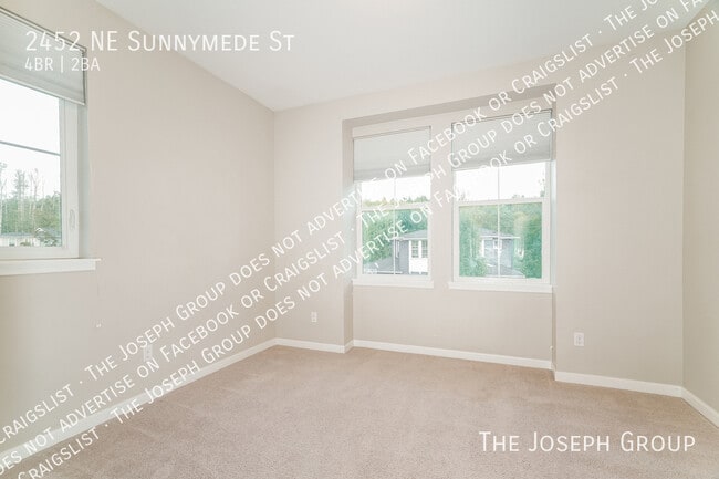 Building Photo - 2452 NE Sunnymede St